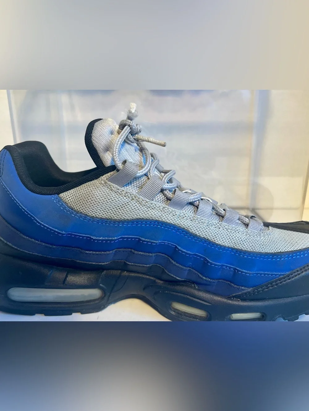 2017 Men's NIKE Air Max 95 Essential Retro Sneakers - Size 11 #749766-023